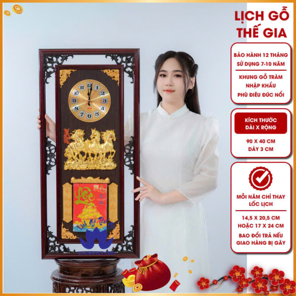 Lịch khung gỗ gắn đồng hồ Tam Mã Đáo Vận Tài biểu tượng cho chí bền, tinh thần kiên cường