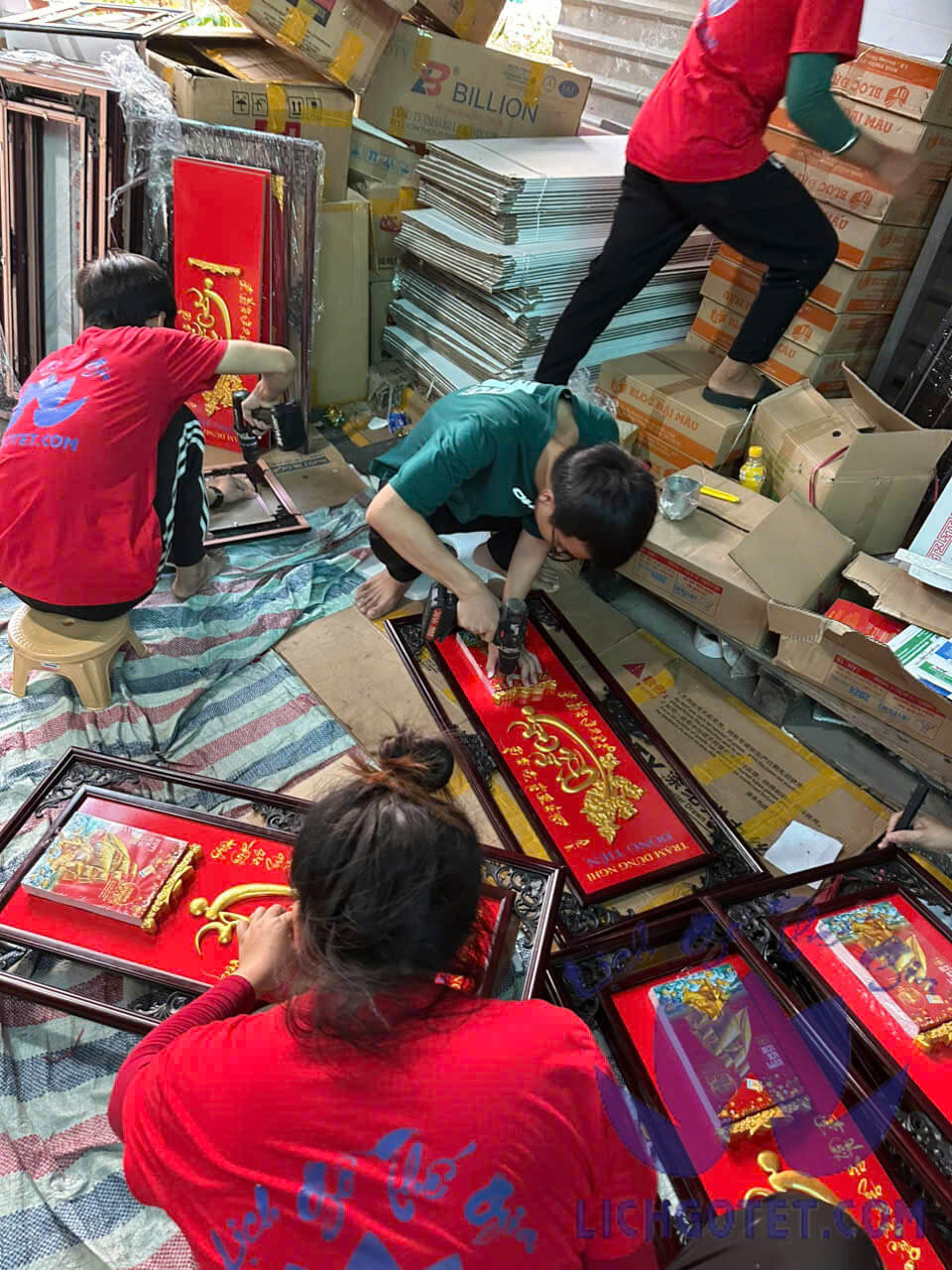 Quy trình sản xuất lịch Tết chuyên nghiệp tại Xưởng Lịch Tết Thế Gia