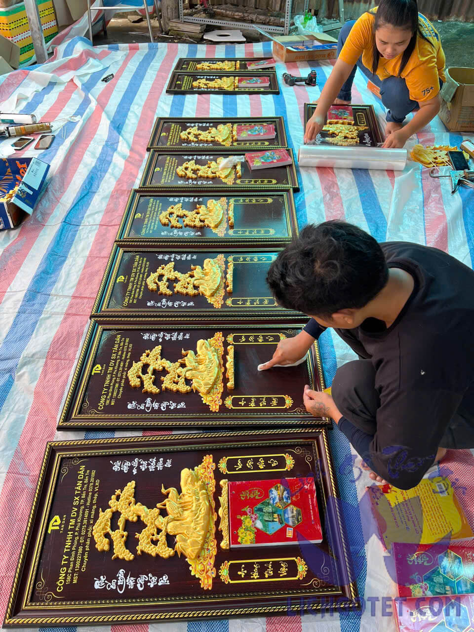 Quy trình sản xuất lịch Tết chuyên nghiệp tại Xưởng Lịch Tết Thế Gia