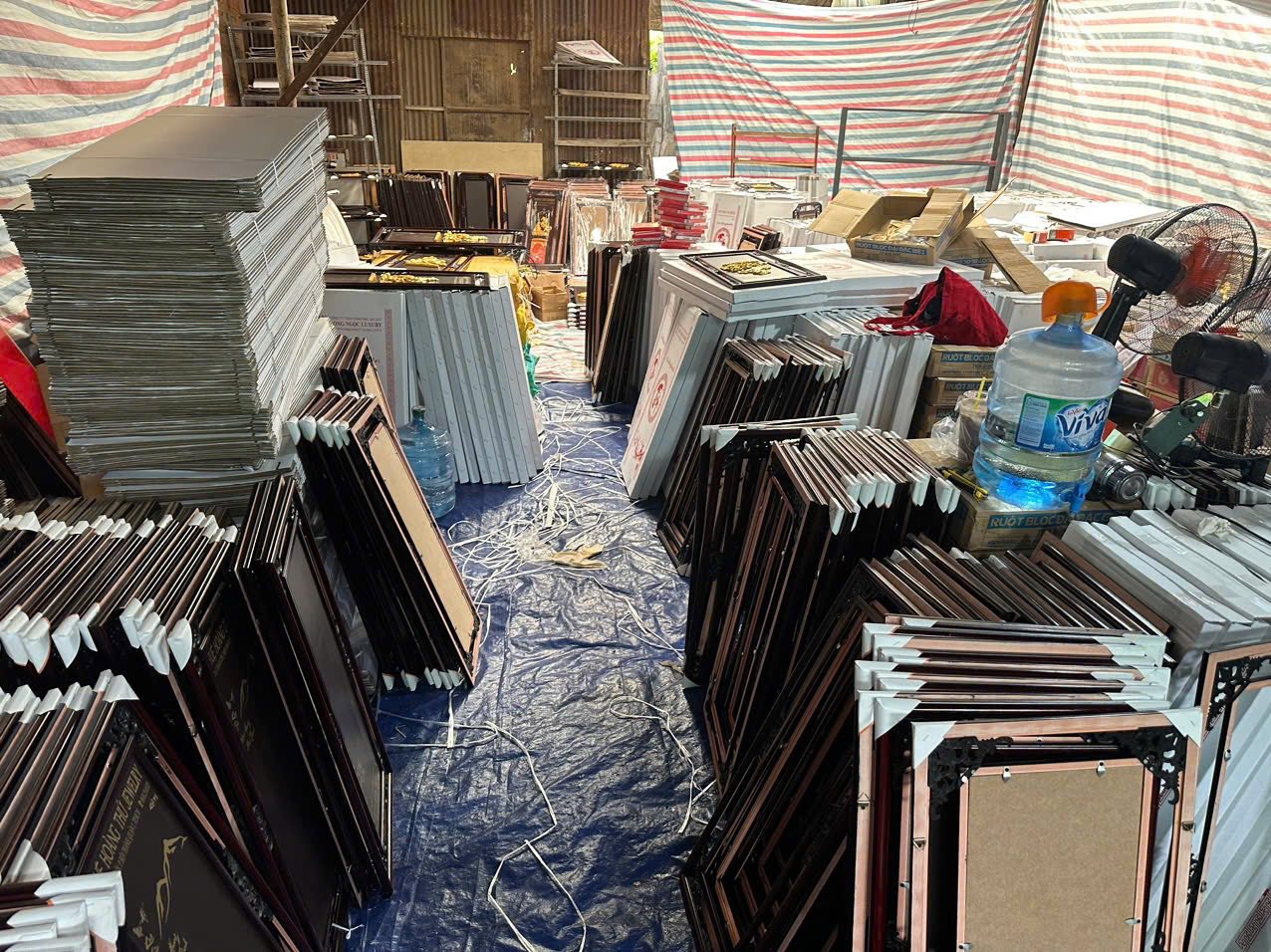 Tặng quà doanh nhân nên ưu tiên các mẫu lịch vạn niên phong thủy cao cấp